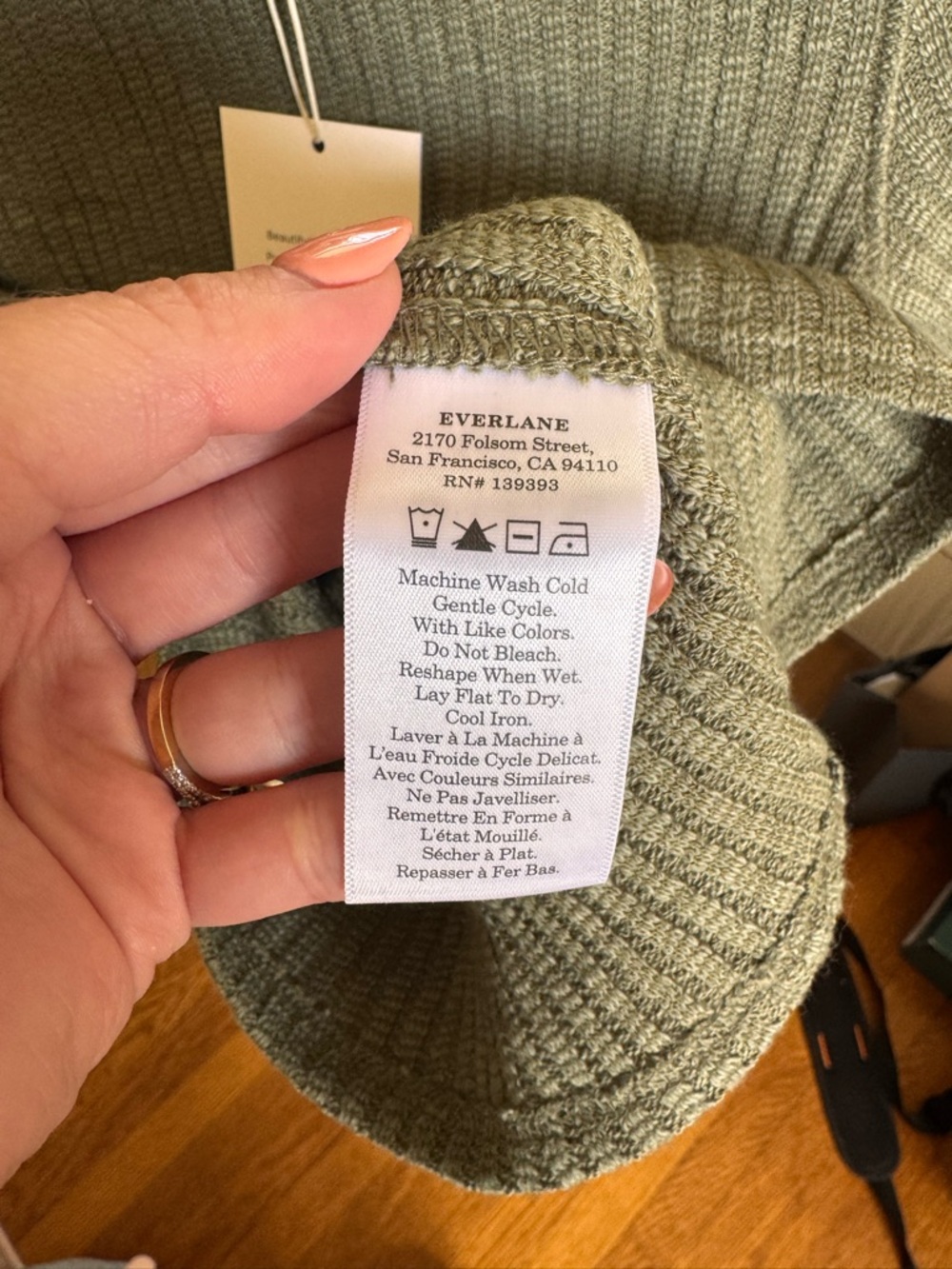 Everlane Ribbed Tee - Picture 4 of 6